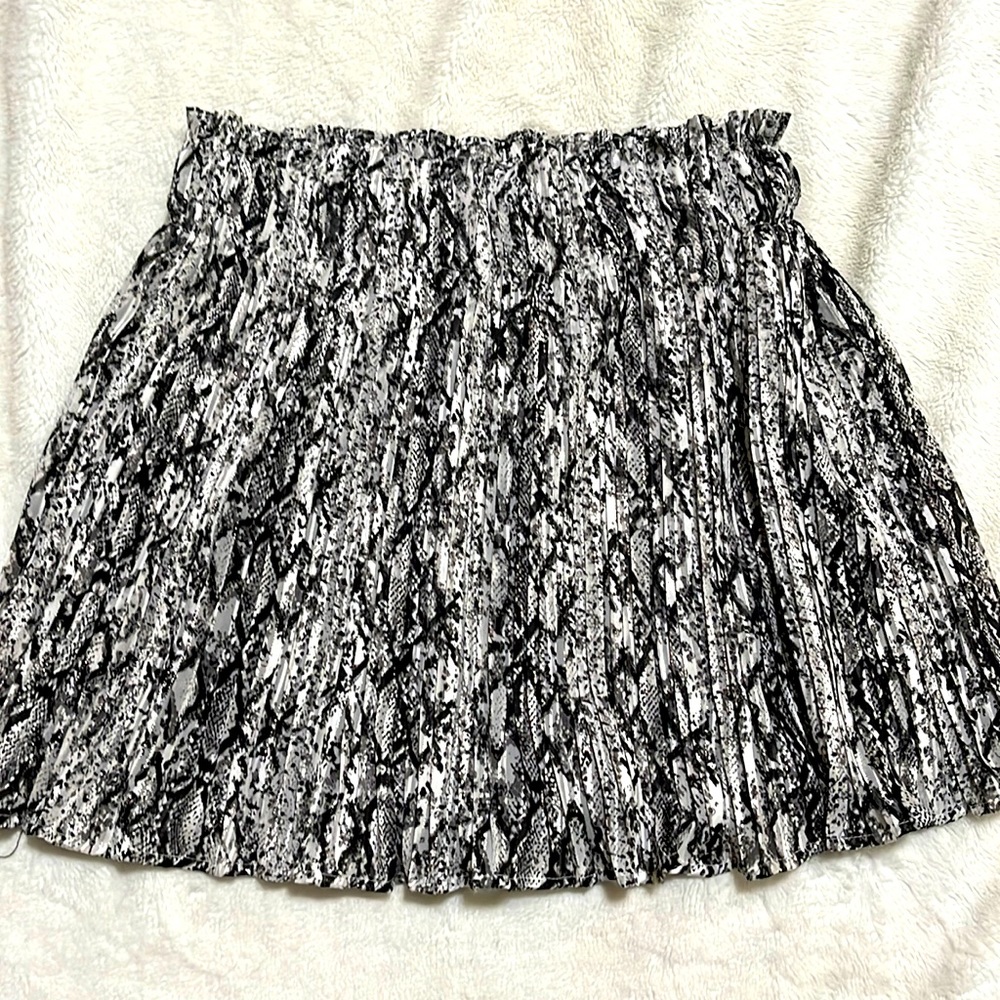 DO+BE skort